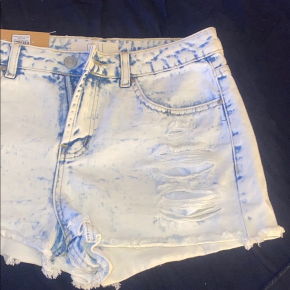 High Rise Jean Shorts - Picture 4 of 4